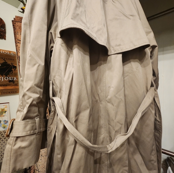 London Fog Double Breasted Men's trench coat 40 regular - Picture 12 of 16